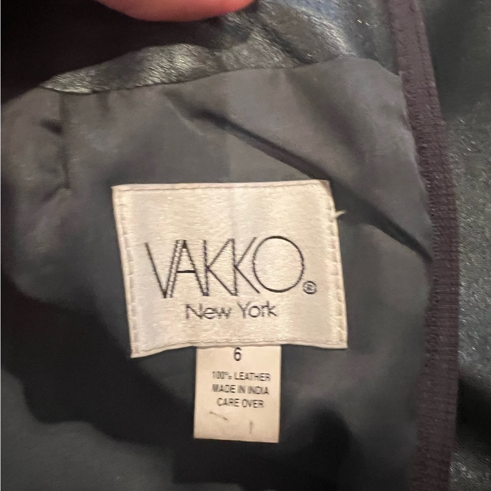 Vakko Lether Skirt - Picture 9 of 11